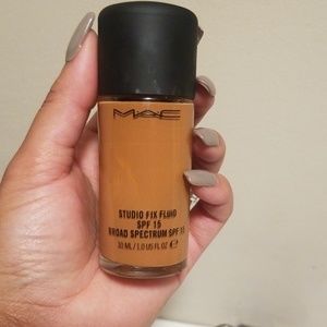 NWOT M•A•C Studio Fix Foundation NW45